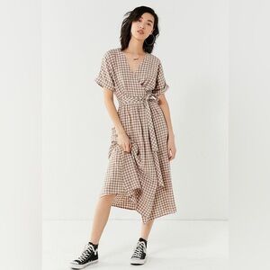 Urban Outfitters | Gingham Gabrielle Linen Midi Wrap Dress